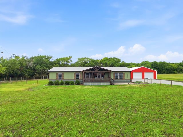 237 County Road 4927, Trenton, TX 75490