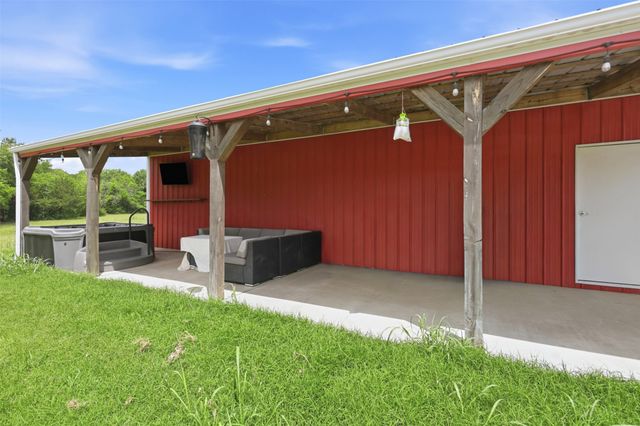 237 County Road 4927, Trenton, TX 75490