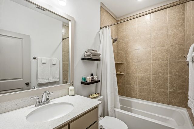 2737 S Market Square, Northlake, TX 76247