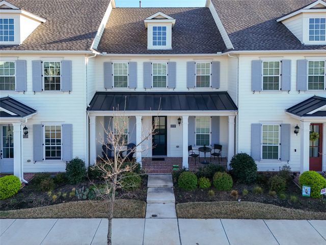2737 S Market Square, Northlake, TX 76247