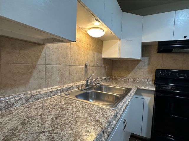 4909 Dalevale Court, Fort Worth, TX 76135