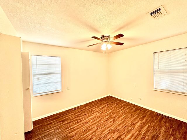 4909 Dalevale Court, Fort Worth, TX 76135