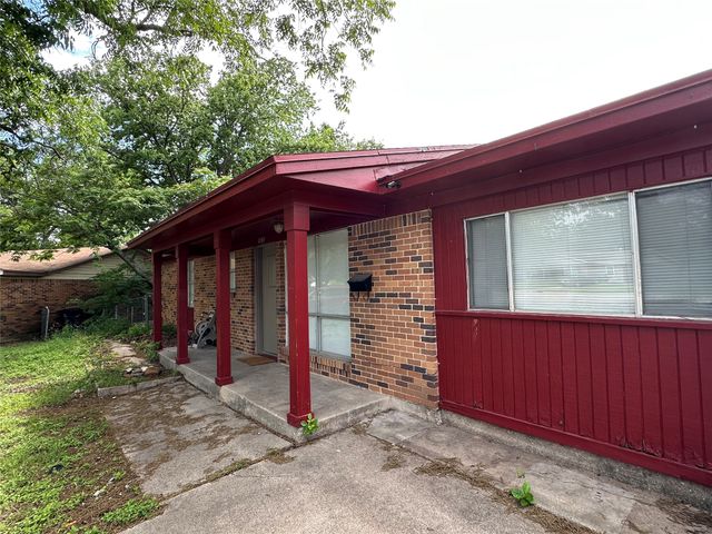 4909 Dalevale Court, Fort Worth, TX 76135