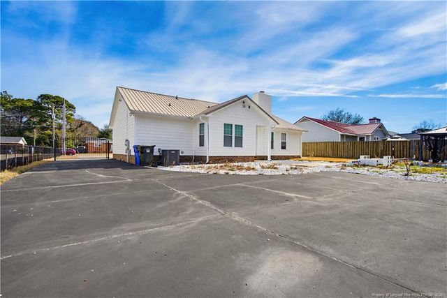 2140 Fargo Drive, Fayetteville, NC 28306