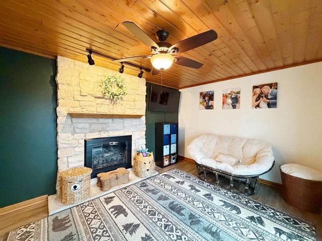 283 OLD PIONEER ROAD, Fond Du Lac, WI 54935