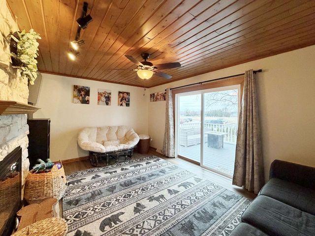 283 OLD PIONEER ROAD, Fond Du Lac, WI 54935