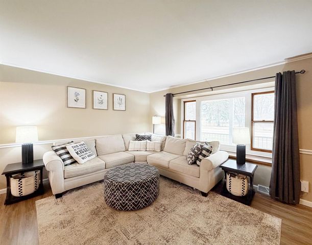 283 OLD PIONEER ROAD, Fond Du Lac, WI 54935