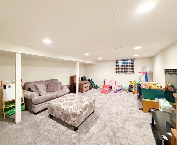 283 OLD PIONEER ROAD, Fond Du Lac, WI 54935