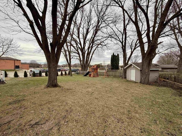 283 OLD PIONEER ROAD, Fond Du Lac, WI 54935