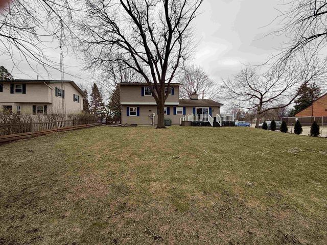 283 OLD PIONEER ROAD, Fond Du Lac, WI 54935