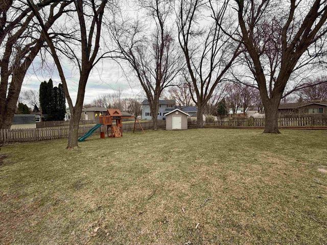 283 OLD PIONEER ROAD, Fond Du Lac, WI 54935