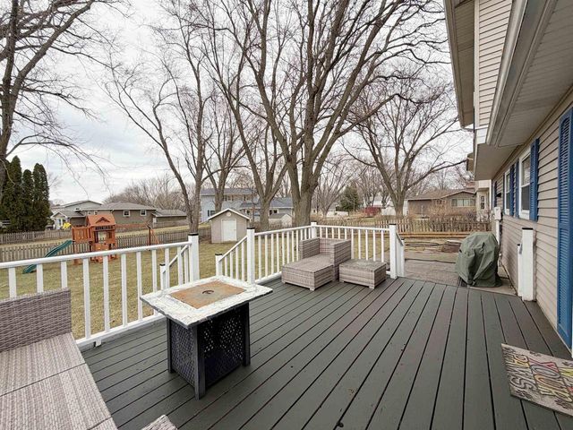 283 OLD PIONEER ROAD, Fond Du Lac, WI 54935