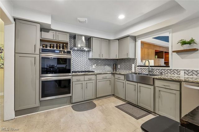 21299 S Woodland Road, Shaker Heights, OH 44122
