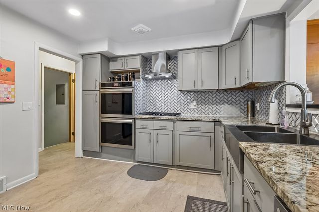 21299 S Woodland Road, Shaker Heights, OH 44122
