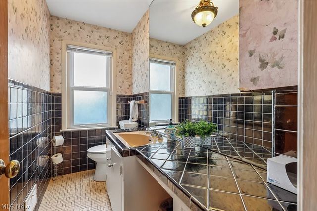 21299 S Woodland Road, Shaker Heights, OH 44122