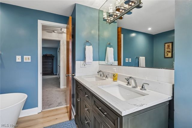 21299 S Woodland Road, Shaker Heights, OH 44122