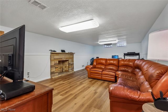 21299 S Woodland Road, Shaker Heights, OH 44122