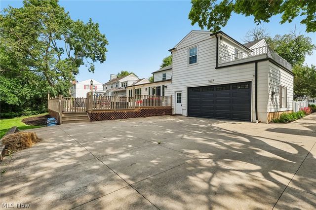 21299 S Woodland Road, Shaker Heights, OH 44122