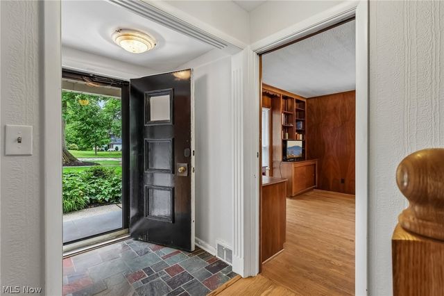 21299 S Woodland Road, Shaker Heights, OH 44122