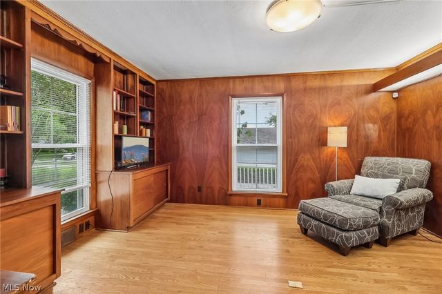 21299 S Woodland Road, Shaker Heights, OH 44122