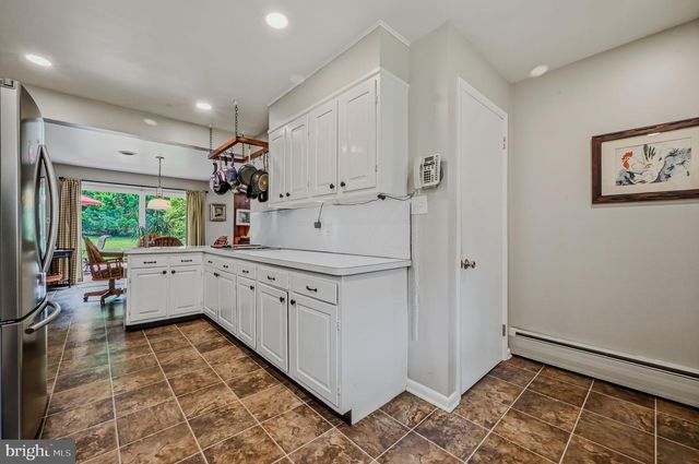 3 OAK RD, Elkton, MD 21921