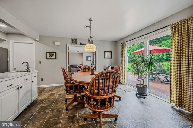 3 OAK RD, Elkton, MD 21921