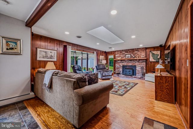 3 OAK RD, Elkton, MD 21921