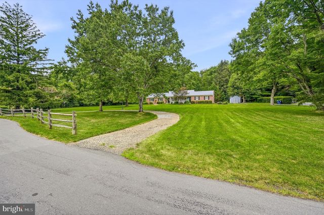 3 OAK RD, Elkton, MD 21921