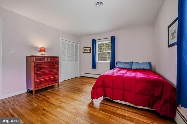 3 OAK RD, Elkton, MD 21921