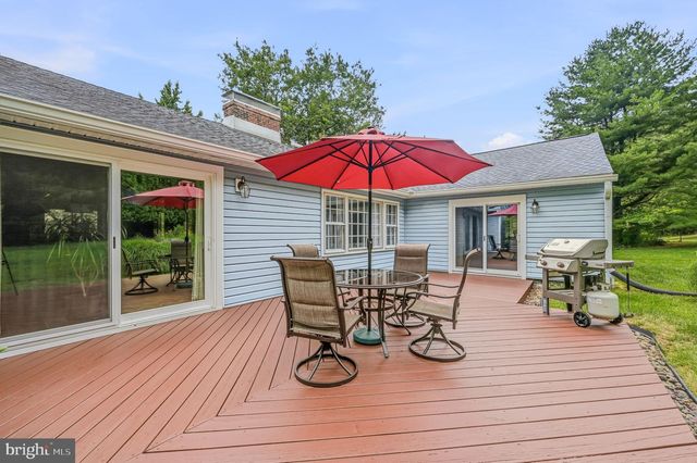 3 OAK RD, Elkton, MD 21921
