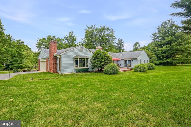 3 OAK RD, Elkton, MD 21921