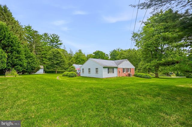 3 OAK RD, Elkton, MD 21921