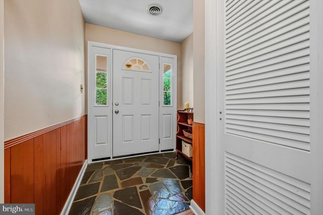 3 OAK RD, Elkton, MD 21921