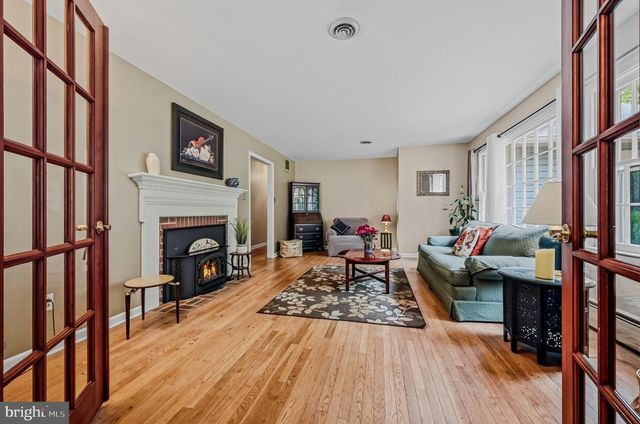3 OAK RD, Elkton, MD 21921