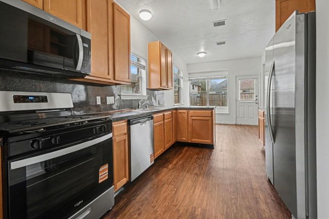 3931 Oak Plank Road, Fresno, TX 77545