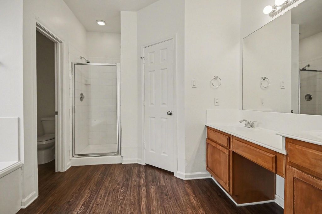 Image 21 of property listing at 3931 Oak Plank Road, Fresno, TX 77545