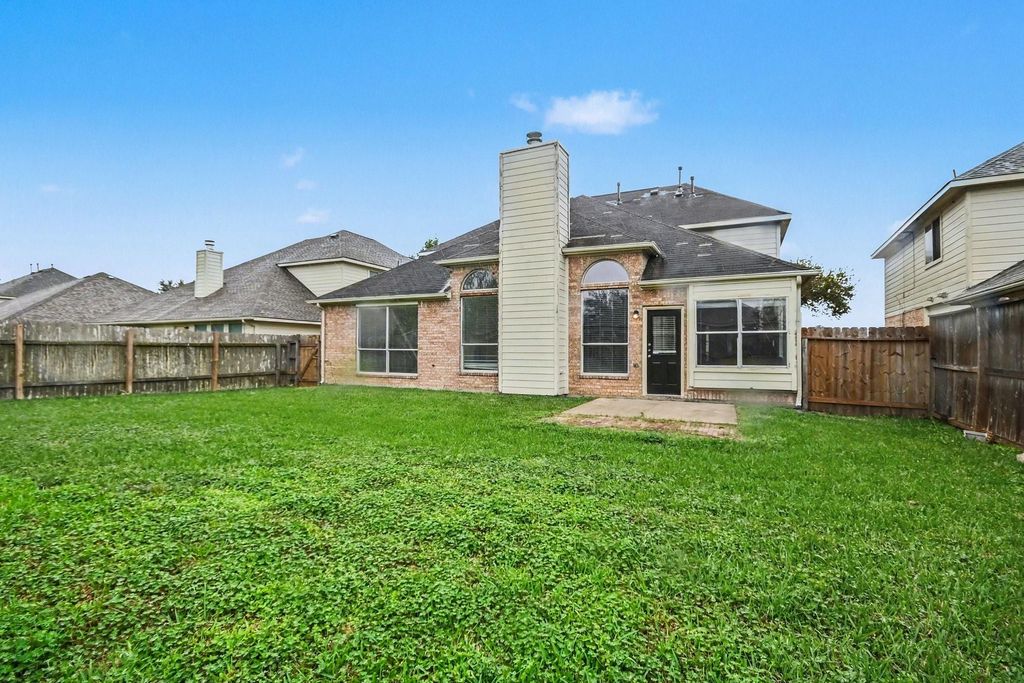 Image 29 of property listing at 3931 Oak Plank Road, Fresno, TX 77545