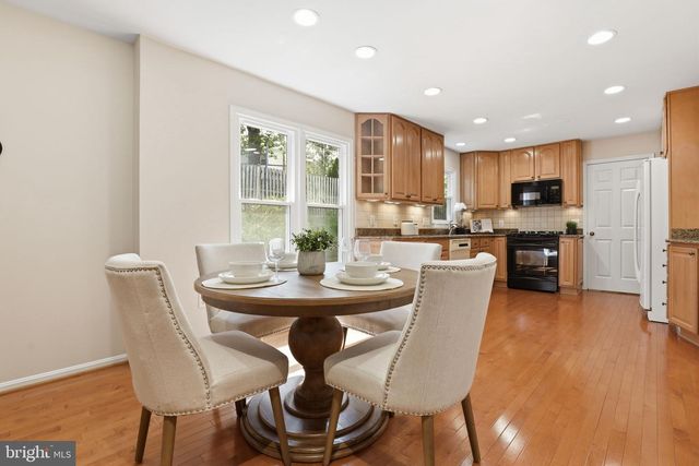 219 APPLE BLOSSOM CT, Vienna, VA 22181