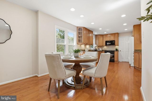 219 APPLE BLOSSOM CT, Vienna, VA 22181