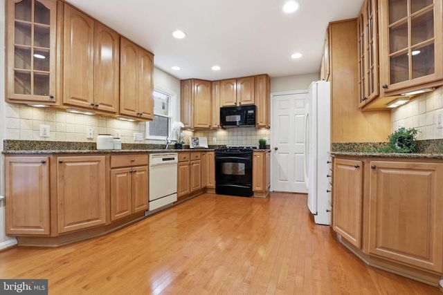219 APPLE BLOSSOM CT, Vienna, VA 22181
