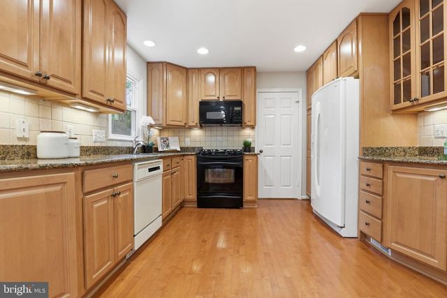 219 APPLE BLOSSOM CT, Vienna, VA 22181