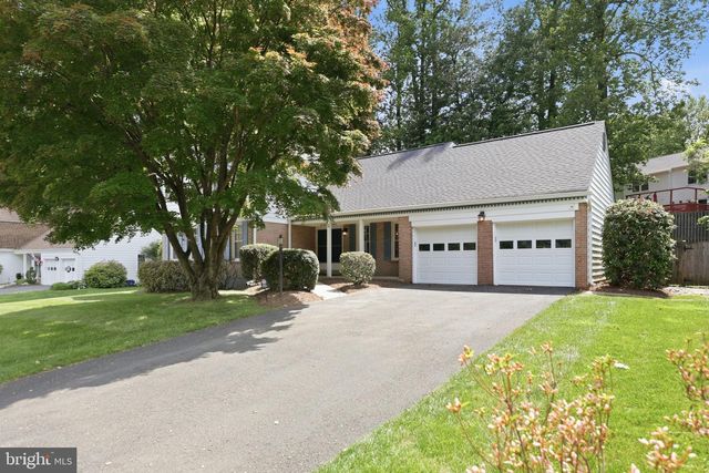 219 APPLE BLOSSOM CT, Vienna, VA 22181