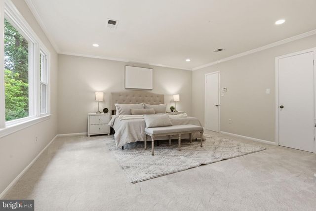 219 APPLE BLOSSOM CT, Vienna, VA 22181