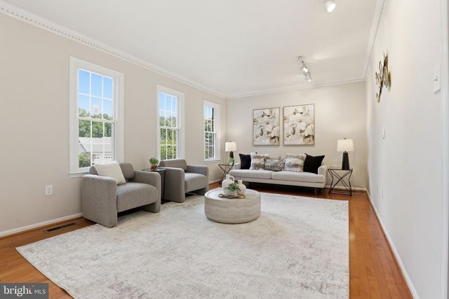 219 APPLE BLOSSOM CT, Vienna, VA 22181