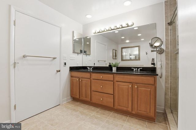 219 APPLE BLOSSOM CT, Vienna, VA 22181