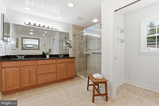 219 APPLE BLOSSOM CT, Vienna, VA 22181