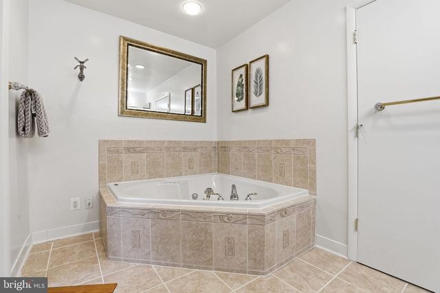 219 APPLE BLOSSOM CT, Vienna, VA 22181