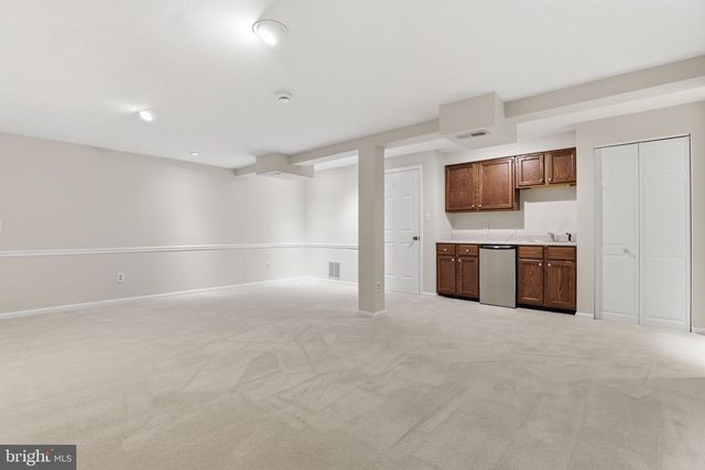 219 APPLE BLOSSOM CT, Vienna, VA 22181