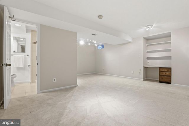 219 APPLE BLOSSOM CT, Vienna, VA 22181