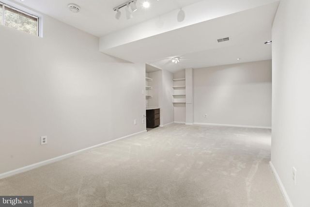 219 APPLE BLOSSOM CT, Vienna, VA 22181